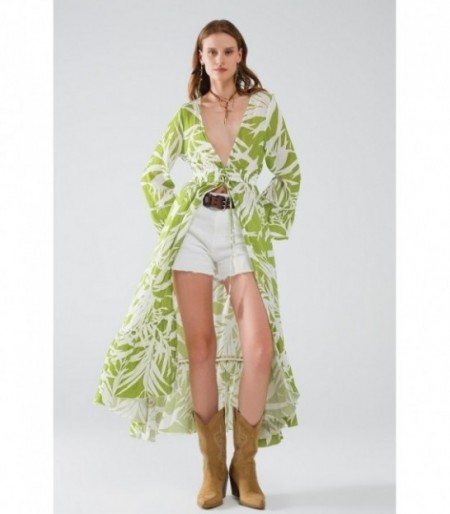 Maxi kimono verde con estampado tropical de palmeras